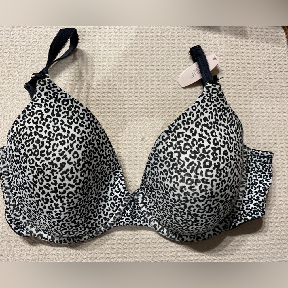 Victorias Secret BNWT black and white bra size 34D